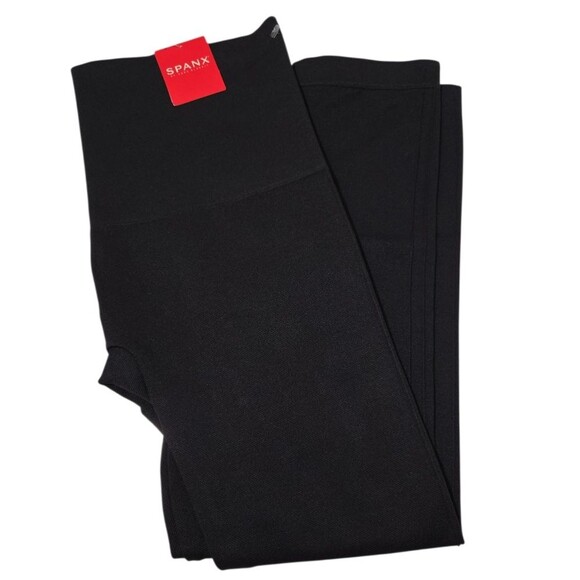 NEW w/Tags SPANX Women's Black Compression Shapewear Cropped Leggings - Picture 1 of 4